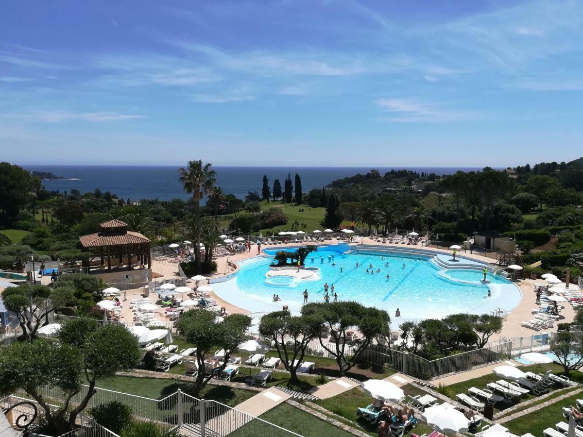 Cap Esterel Appartement Climatise Dans Le Centre Du Village Vacances Drammont Dış mekan fotoğraf