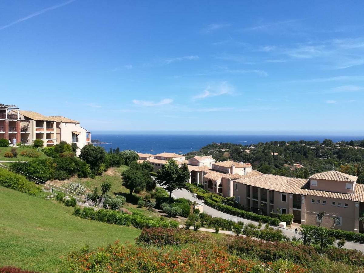 Cap Esterel Appartement Climatise Dans Le Centre Du Village Vacances Drammont Dış mekan fotoğraf