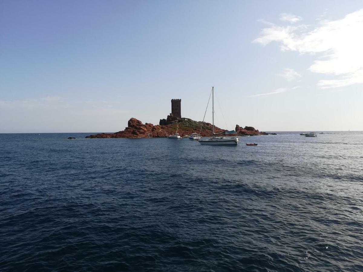Cap Esterel Appartement Climatise Dans Le Centre Du Village Vacances Drammont Dış mekan fotoğraf
