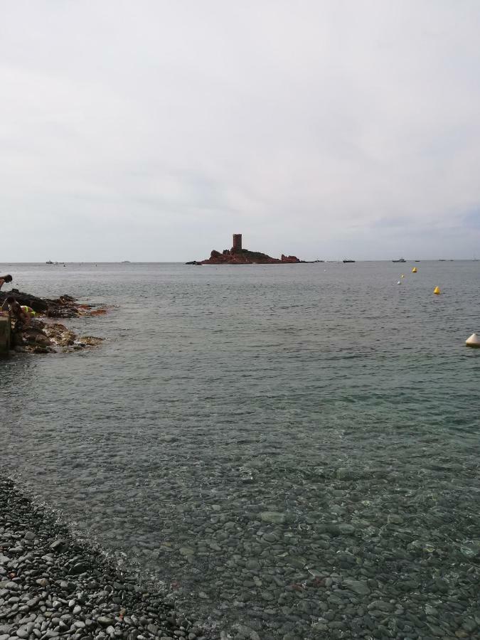 Cap Esterel Appartement Climatise Dans Le Centre Du Village Vacances Drammont Dış mekan fotoğraf