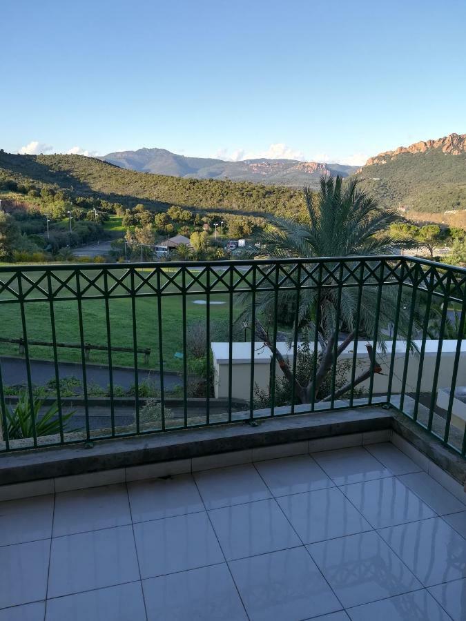 Cap Esterel Appartement Climatise Dans Le Centre Du Village Vacances Drammont Dış mekan fotoğraf