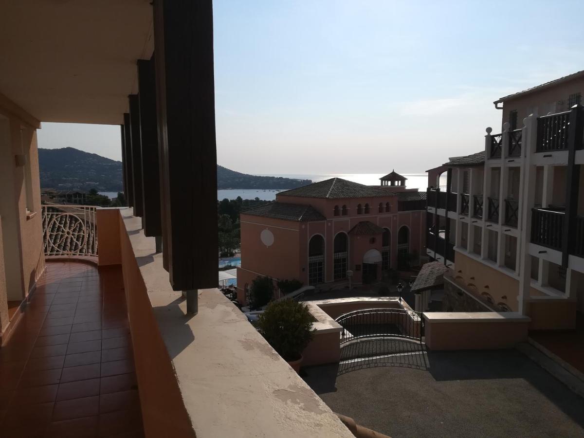 Cap Esterel Appartement Climatise Dans Le Centre Du Village Vacances Drammont Dış mekan fotoğraf